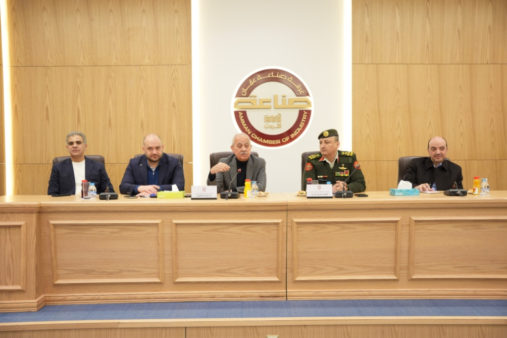 صناعة عمان تبحث والاستهلاكية العسكرية دعم المنتجات المحلية