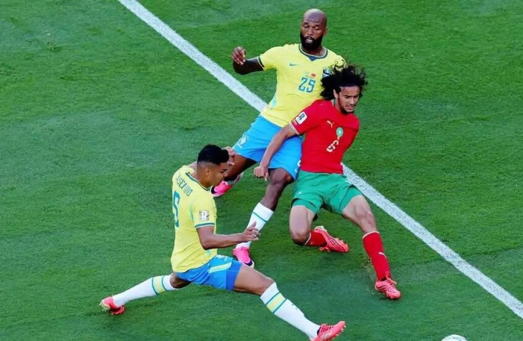 بعد تألقه أمام البرازيل.. أيوب بوعدي يرد على اهتمام ليفربول وأرسنال
